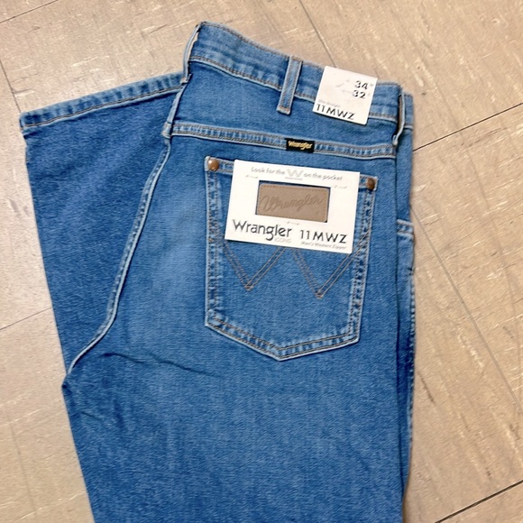 Wrangler Icons Jeans Slim Straight Faded Blue NWT Various Sizes - Picture 1 of 10